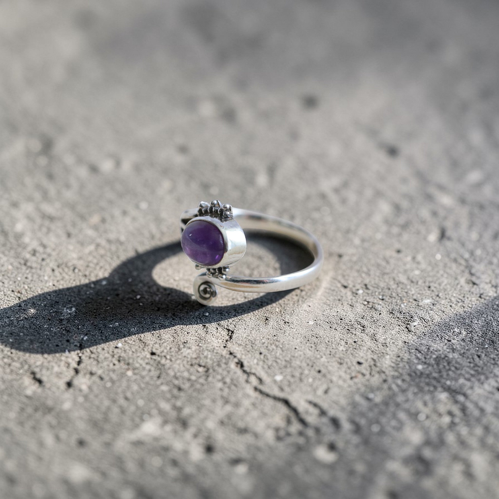 Bague Réglable en Argent 925 et Améthyste authentique – Pierre d’Apaisement