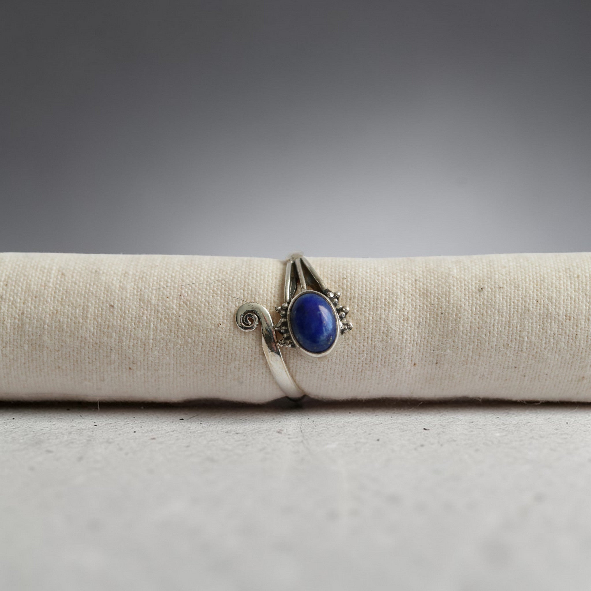 Bague Réglable en Argent 925 et Lapis Lazuli – Élégance et Sagesse