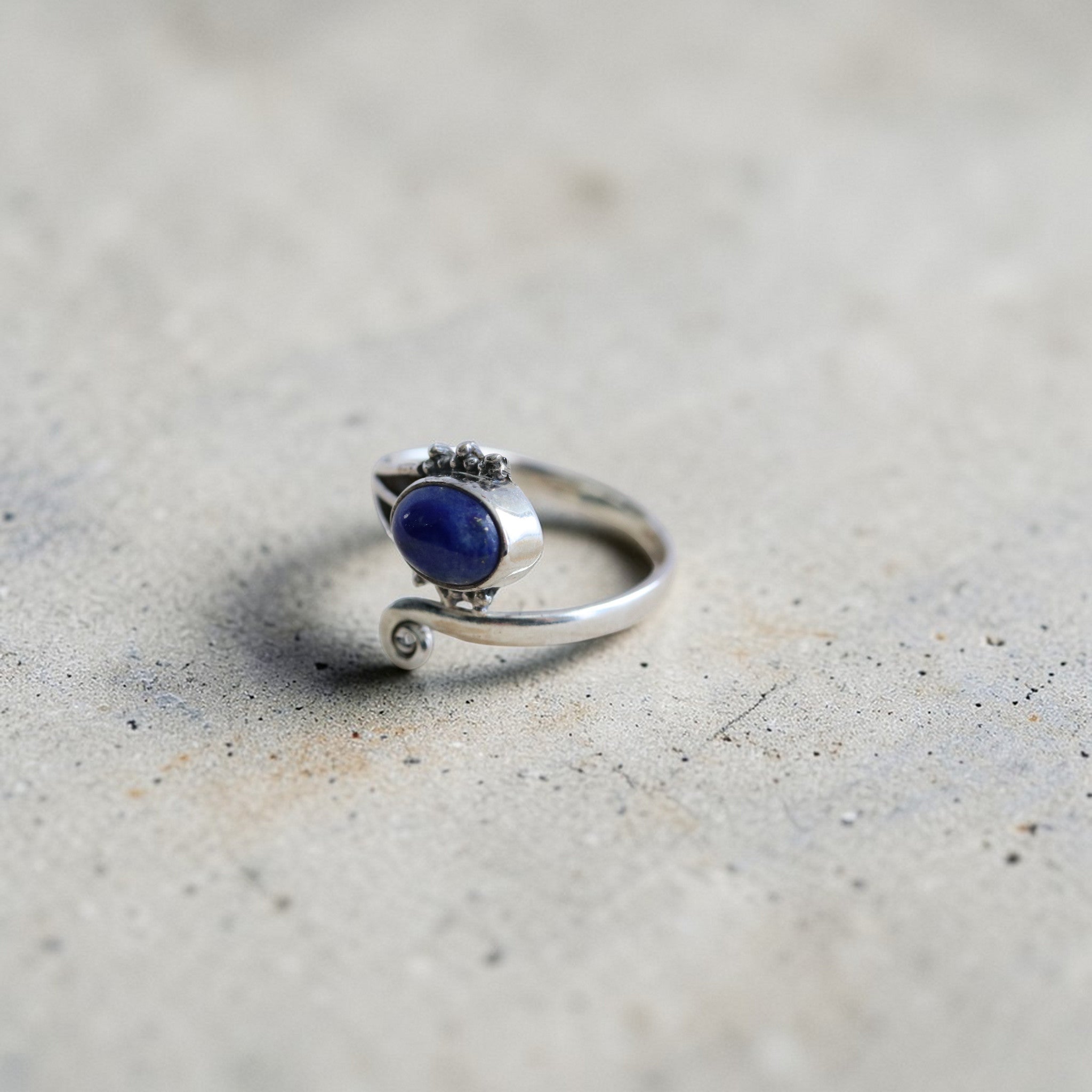 Bague Réglable en Argent 925 et Lapis Lazuli – Élégance et Sagesse