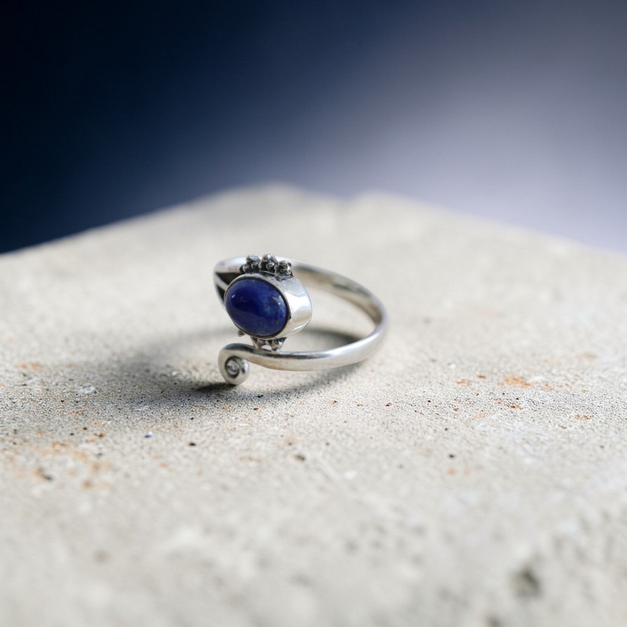 Bague Réglable en Argent 925 et Lapis Lazuli – Élégance et Sagesse
