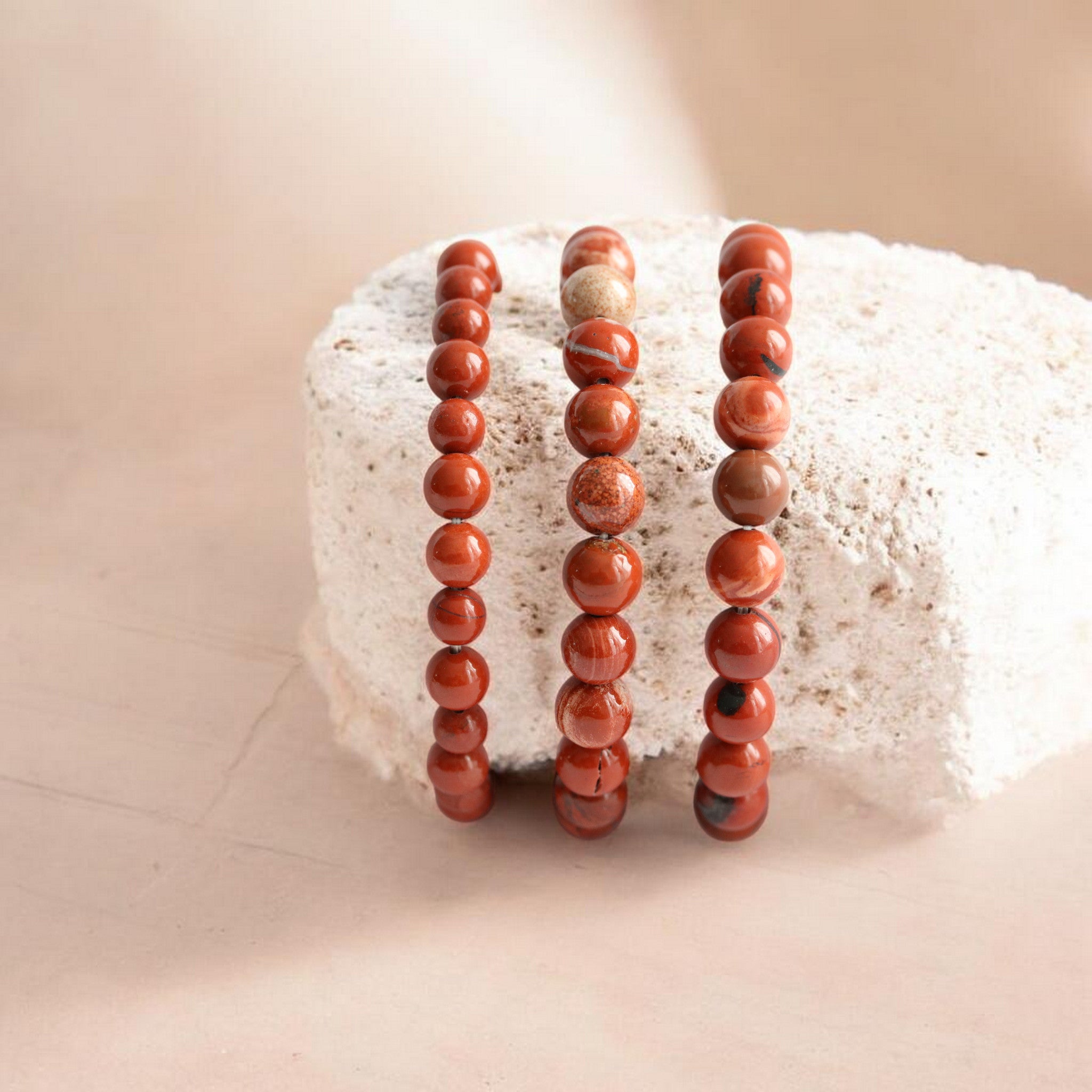 Bracelet Élastique en Jaspe Rouge – Pierre d’Énergie et d’Ancrage