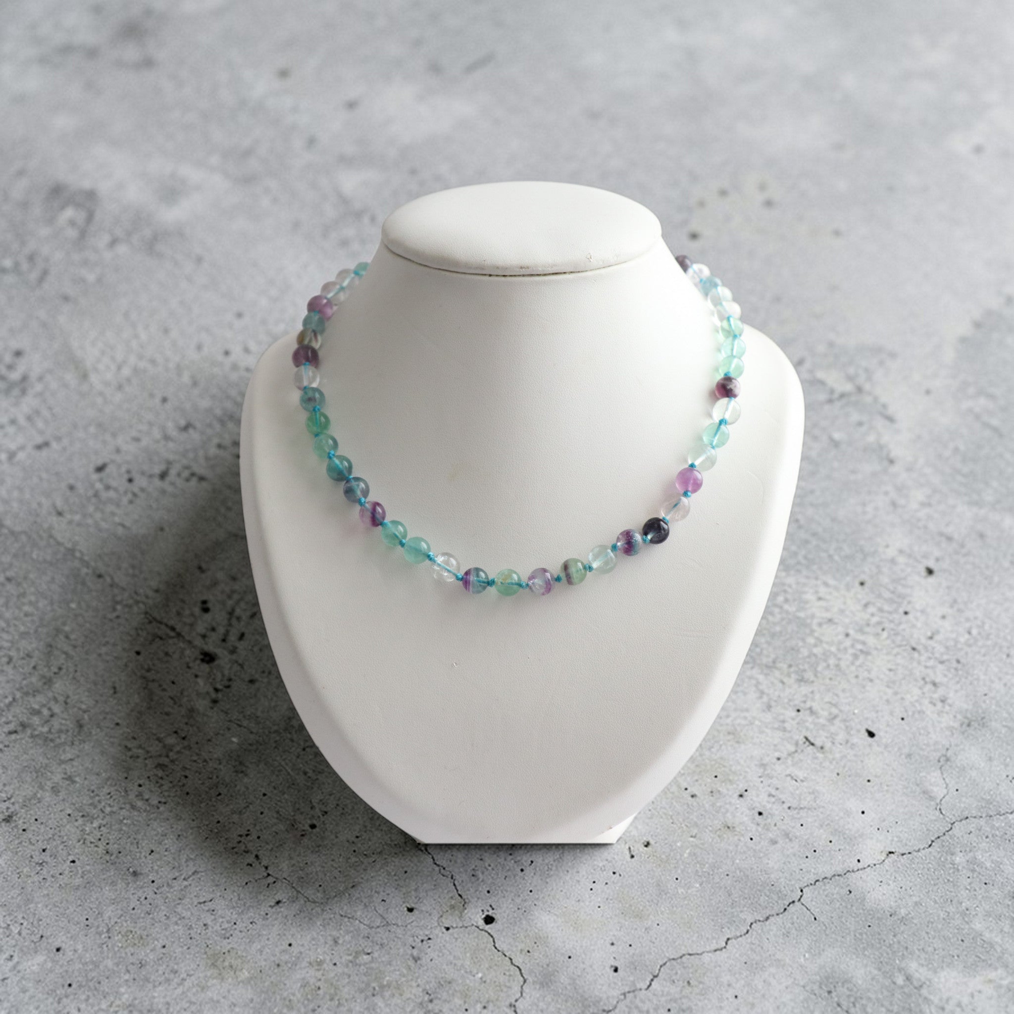 Collier Fluorine ou Fluorite – Collier Perles 8 mm avec Nœuds