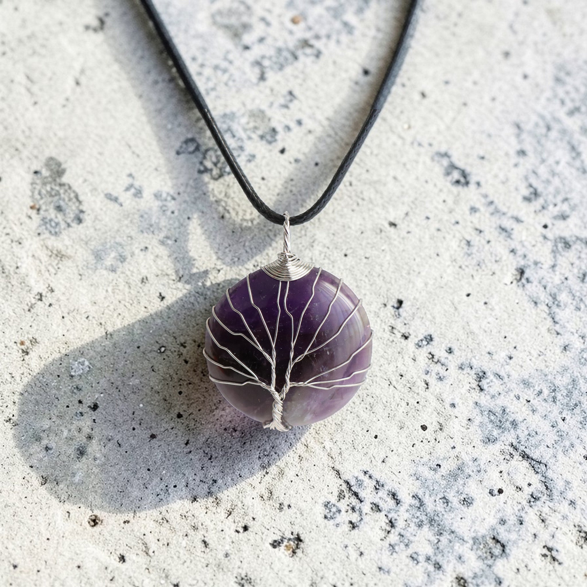 Pendentif Améthyste Rond Arbre de Vie – Cordon Noir