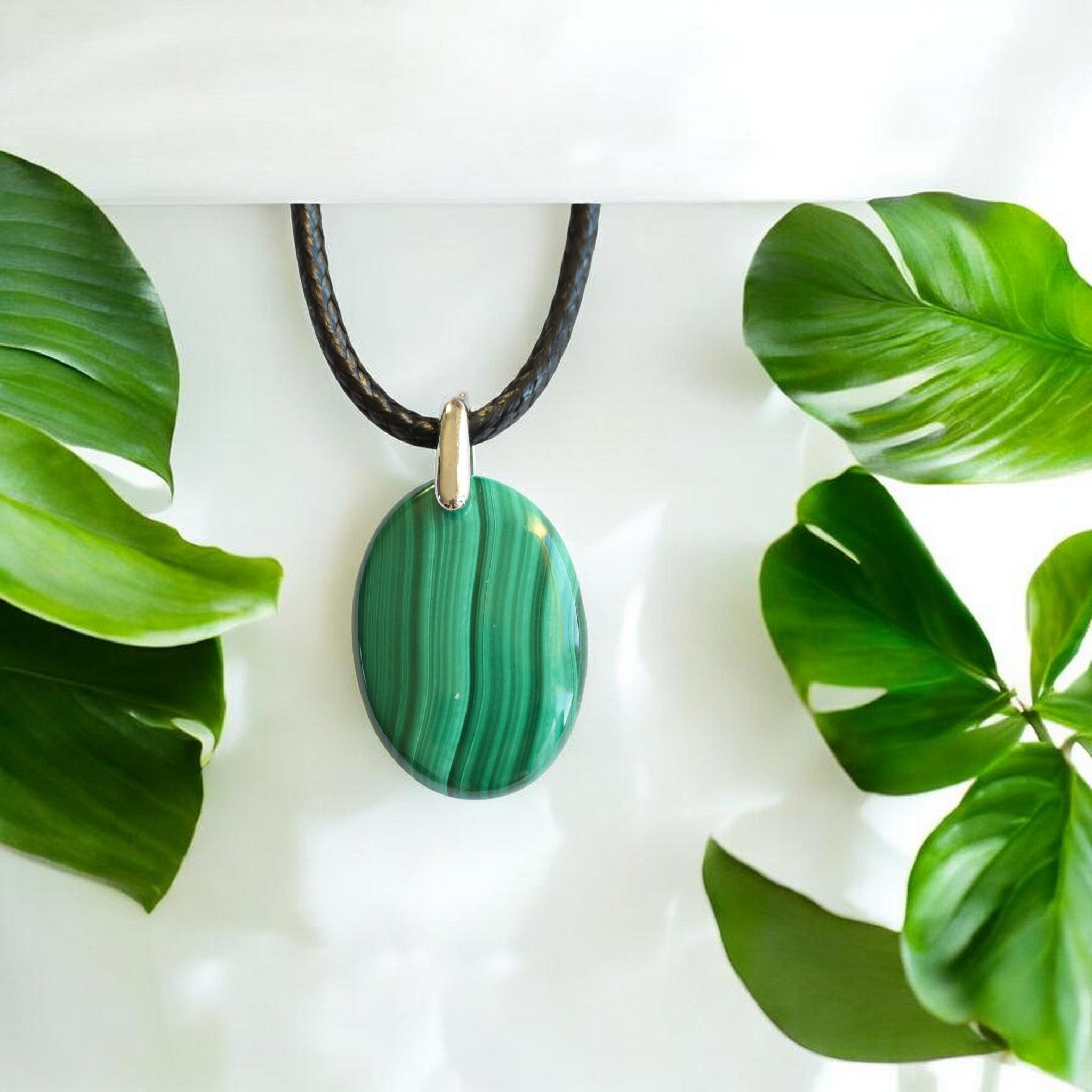 Pendentif Malachite Ovale – Collier Pierre de Protection et Transformation