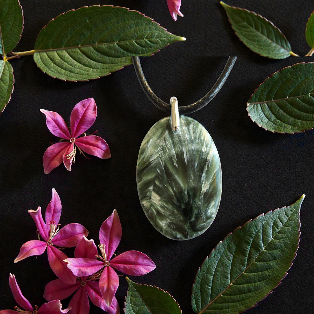 Pendentif Séraphinite Ovale – Collier Pierre Verte Spirituelle Apaisante