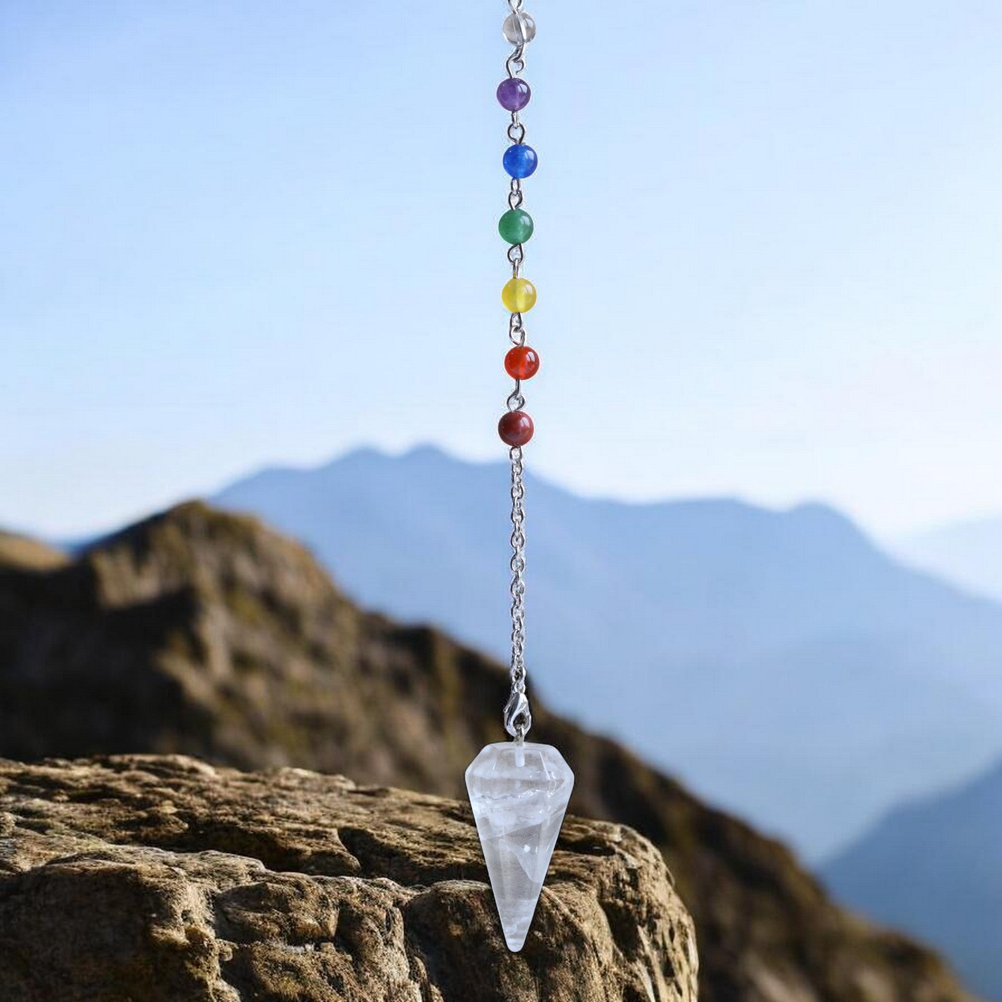 Pendule Hexagonal en Cristal de roche 7 perles chakras – Pendule de Radiesthésie