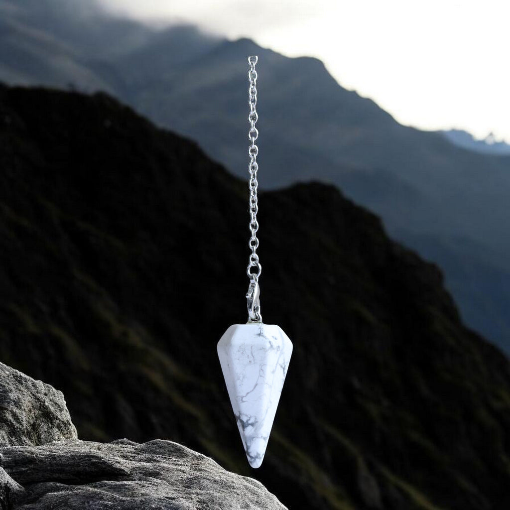Pendule Hexagonal en Howlite – Pendule de Radiesthésie en Pierre Blanche